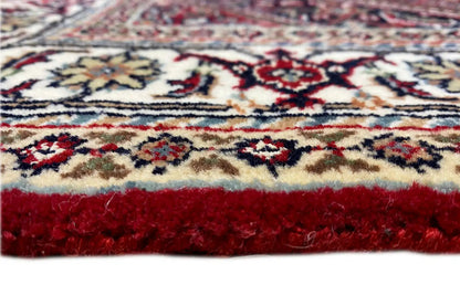 Bidjar rug 144x71 cm, detail of the rug edge with fringes and dense pile