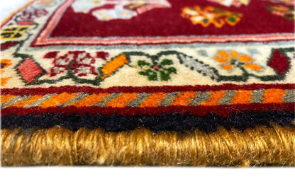 Qashqai rug Poshti 62x57 cm: close-up of the edge with dense fringes