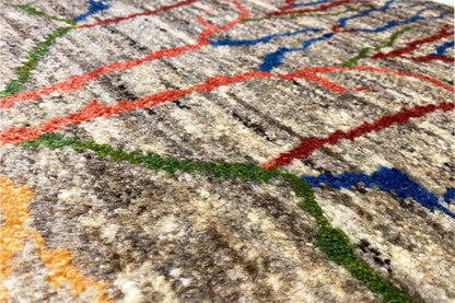 Gabbeh-Lori rug 134x62 cm, detail of the pile: gray background with colored yarn lines