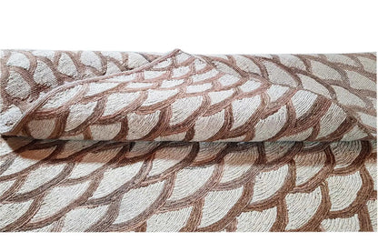 Rug edge with woven finish and fringe, beige with brown