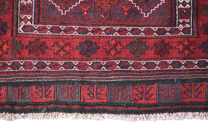 Bakhtiari kilim detail: border with star and cross motifs, fringe finish at the bottom.