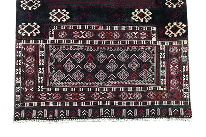 Bakhtiari kilim rug: wide border pattern with diamonds and small symbols in burgundy.