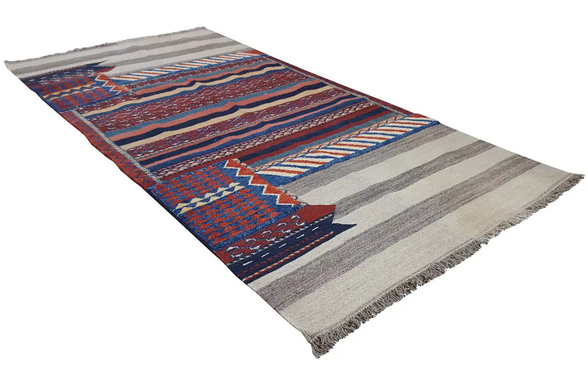 Bakhtiari rug with a diagonal design: borders and stripes in blue, red, and beige, fringes