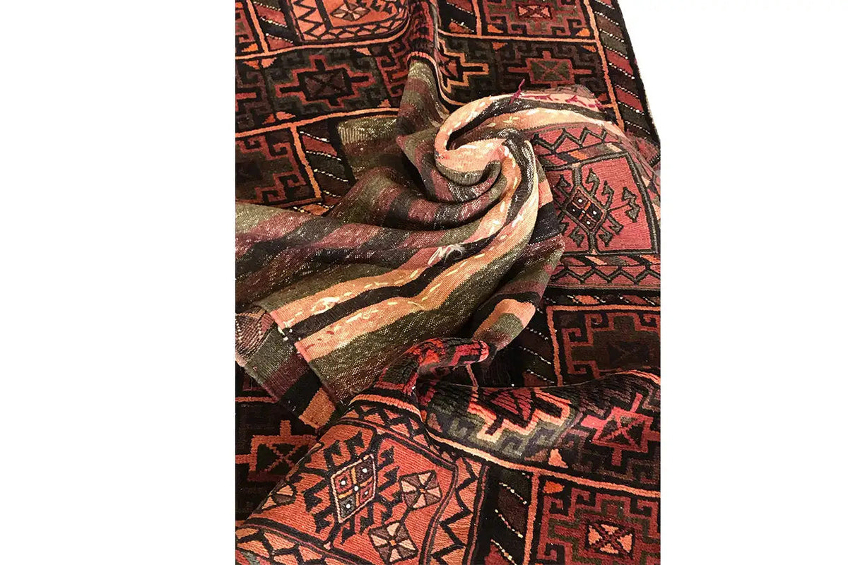 Kelim Bakhtiari detailed view: woven geometric motif in red, beige and dark brown