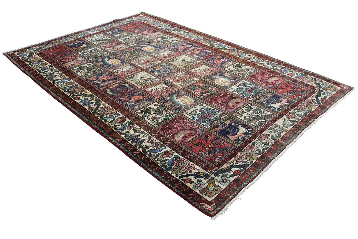 Rectangular oriental rug with a geometric pattern, multicolored border (294x199 cm)