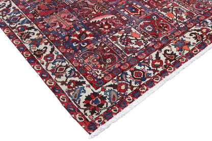 Bakhtiari rug 303x205 cm, corner with filigree ornaments, white and red accents
