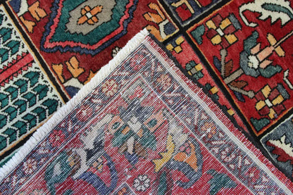 Oriental rug weaving detail at the corner with dense pile and colorful pattern fragments, 315×220 cm