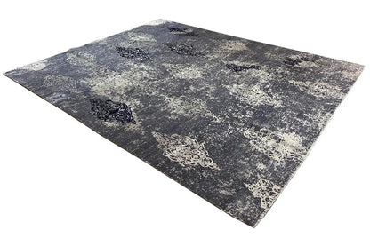 Designer rug, diagonal: gray-blue vintage ornamental design with contrasting details