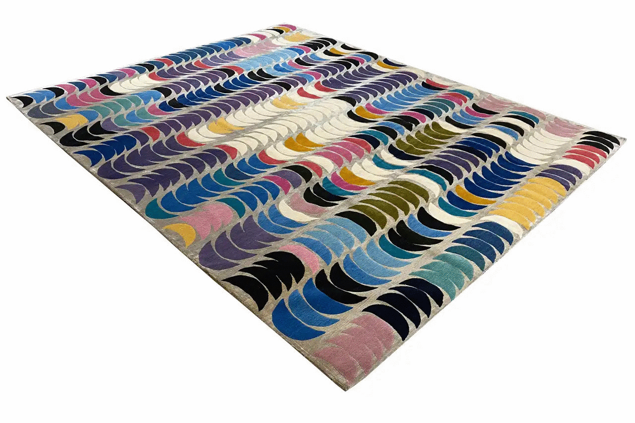 Rug 250x300 cm with a contrasting wave pattern in blue, pink, and yellow
