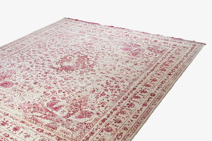 Rug with floral vintage ornaments, cream and pink, border around the edge