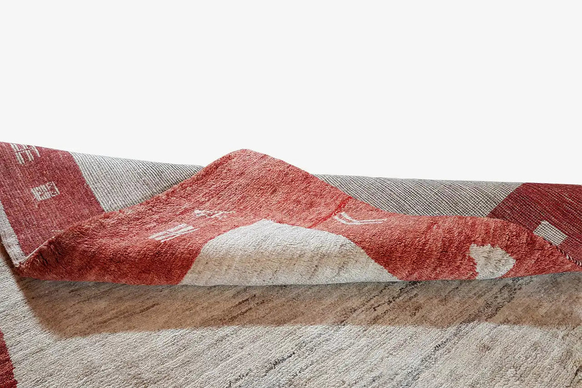 Gabbeh rug 200x133 cm, close-up view of the patterned stripes in red and cream