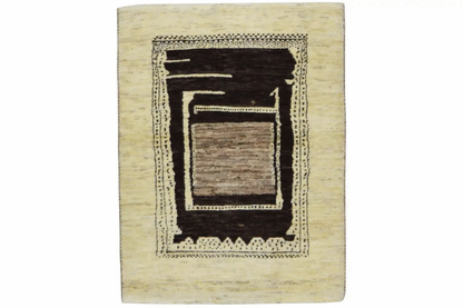Gabbeh rug 109x81 cm, beige background with a dark square medallion