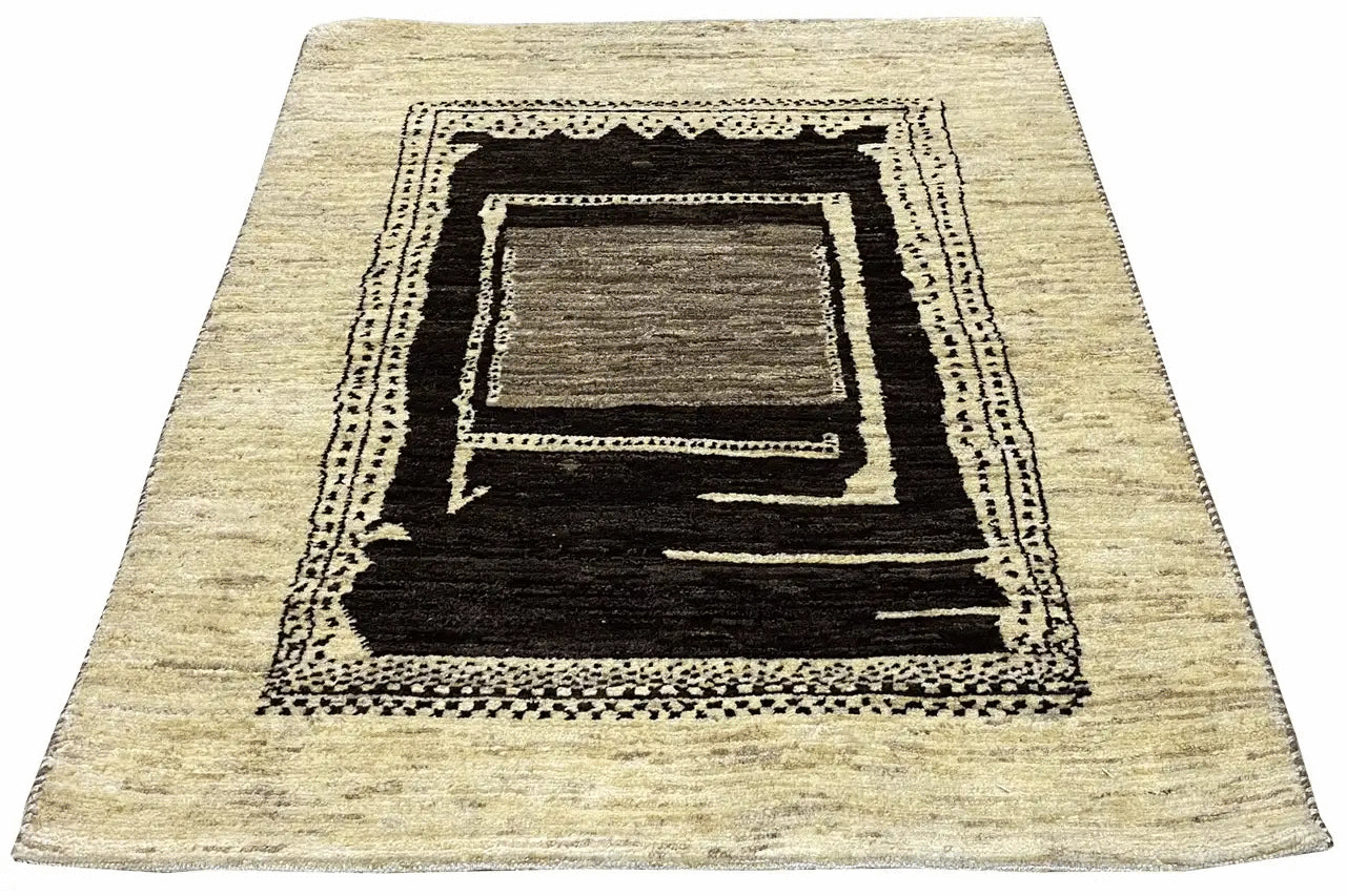 Gabbeh rug 109x81 cm in beige with a central dark square pattern