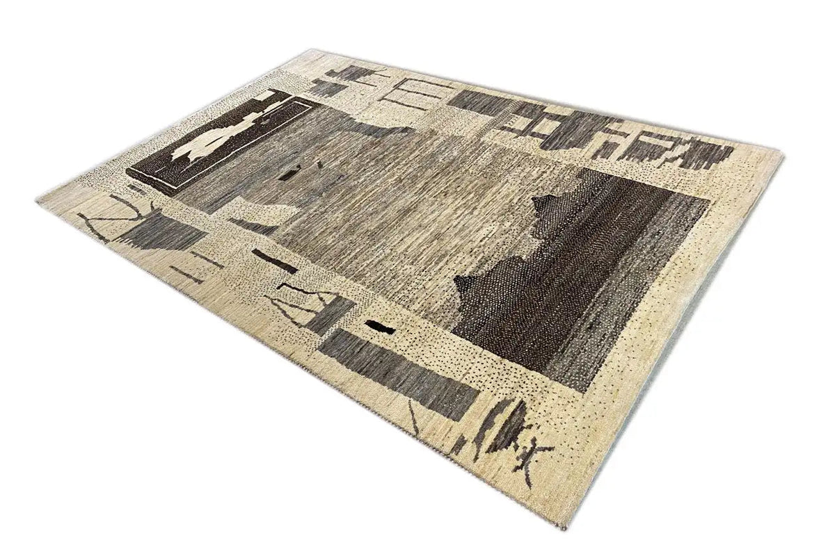 Gabbeh Lori rug with geometric shapes and contrasts in dark brown and beige