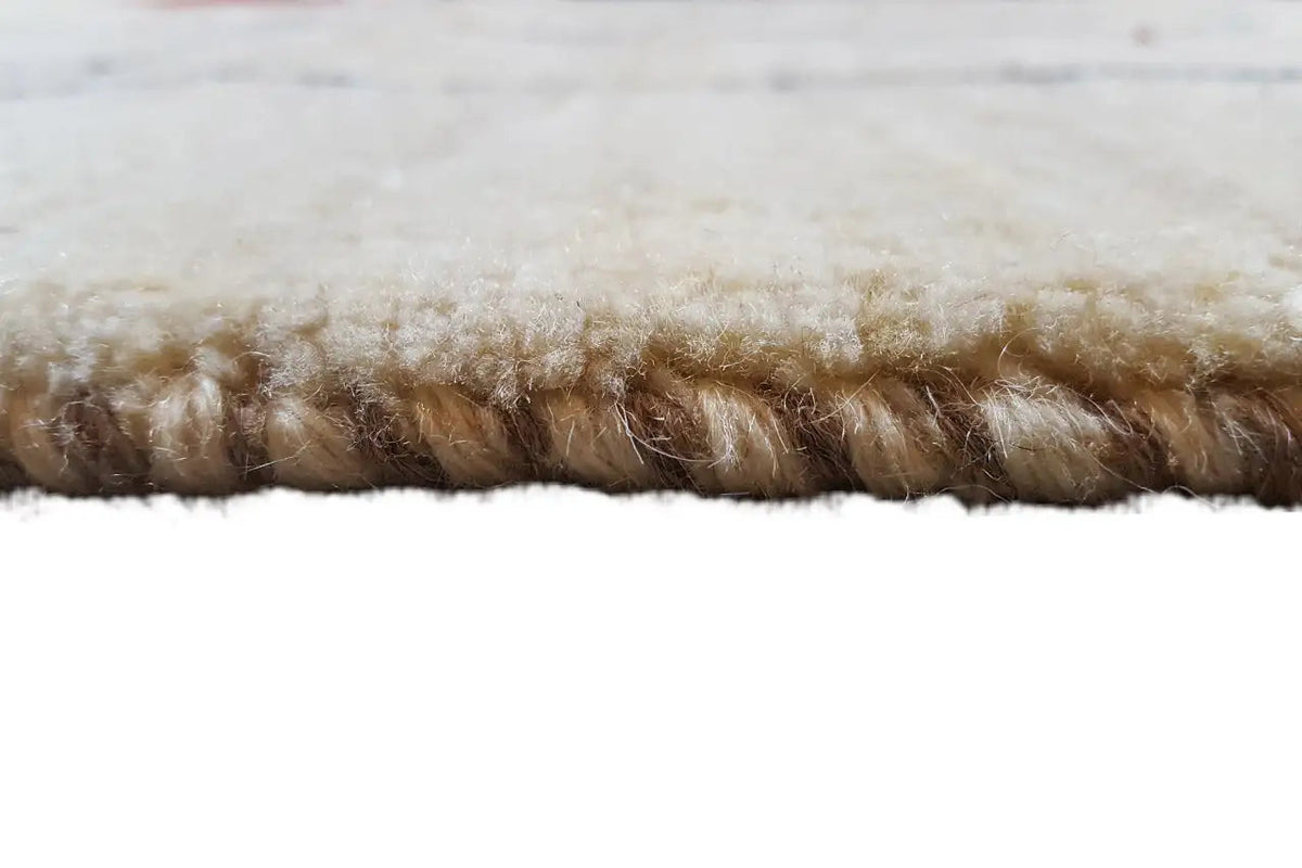 Gabbeh rug: close-up of the high-pile edge fringe