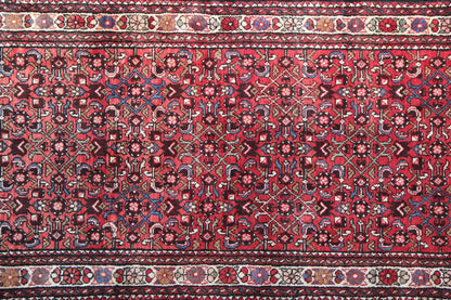Hamadan rug, detailed view: border with decorative bands and geometric ornamental frame