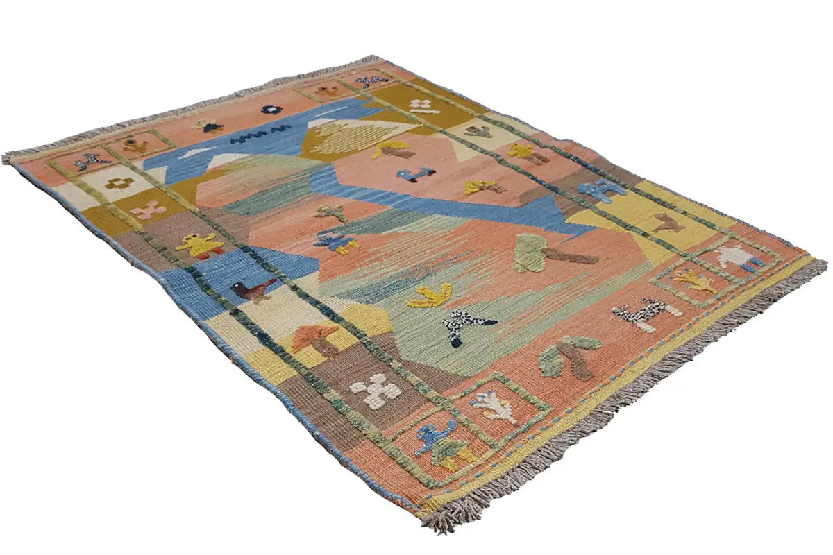 Qashqai kilim rug in pastel colors with geometric motifs and fringes