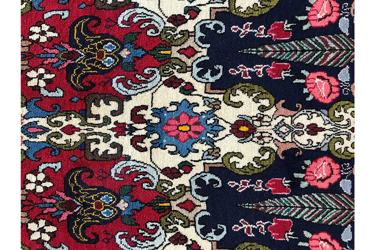 Bakhtiari rug 142x104 cm, pattern detail with tendrils, flowers and ornaments in dark blue