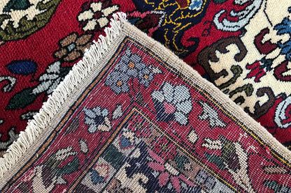Bakhtiari carpet 142x104 cm, detail of the corner seam and fringes, multicolored pattern