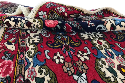 Bakhtiari rug 142x104 cm, detail of a folded area with a floral pattern