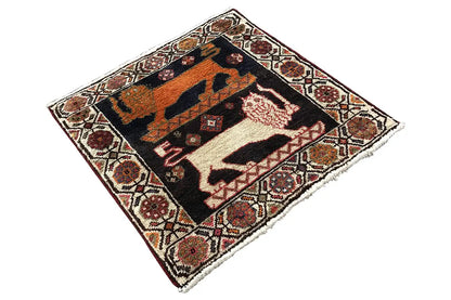 Poschti Qashqai rug 62x62 cm, square, diagonal view with decorative border
