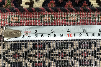 Sirjan runner: measurement with a tape measure at the edge of the carpet, dark blue with a red pattern