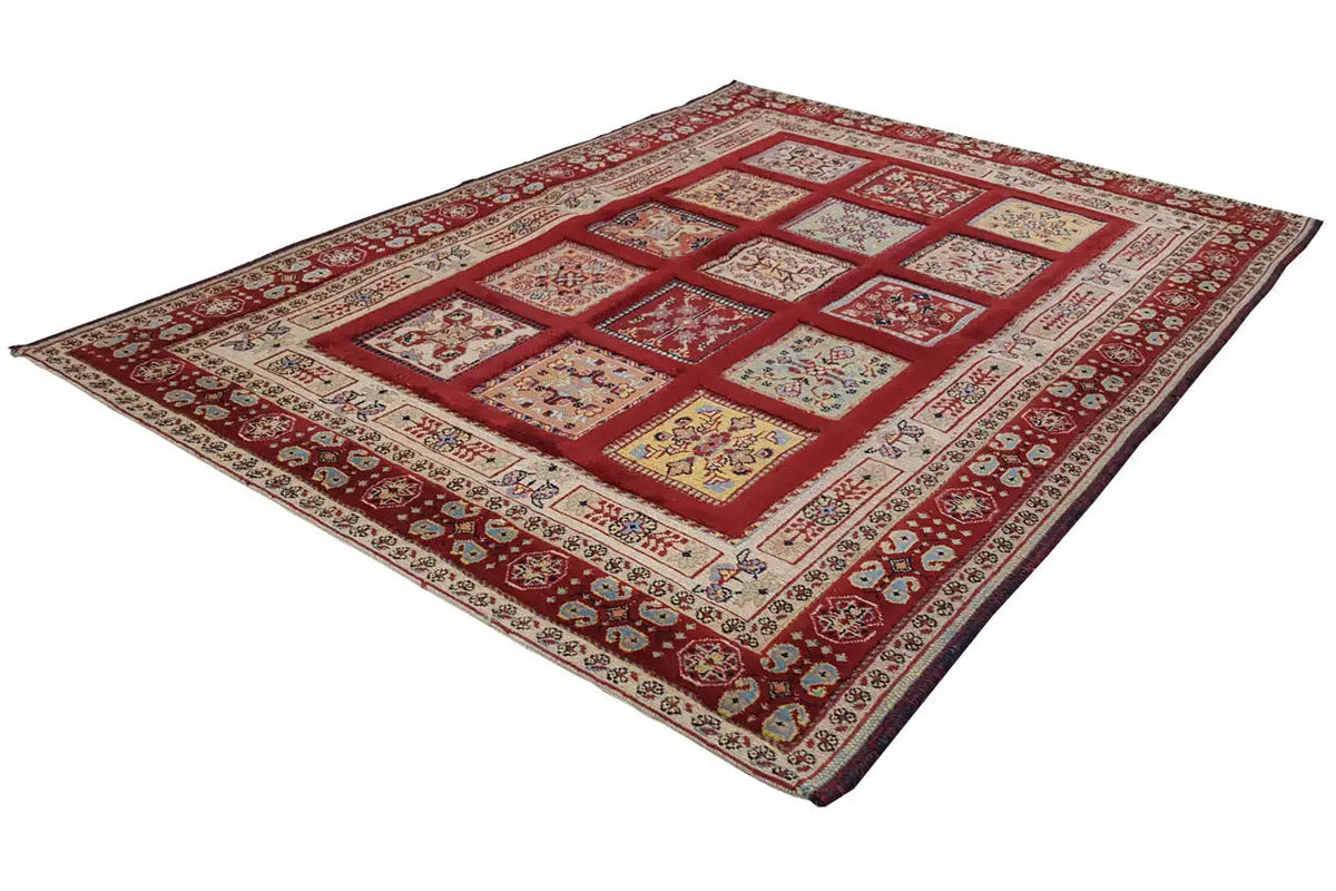 Soumak rug (156x110 cm) with a red checkerboard pattern and floral ornaments
