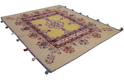 Soumakh rug 120x100 cm, beige with a colorful border and medallion pattern, tassels at the corners
