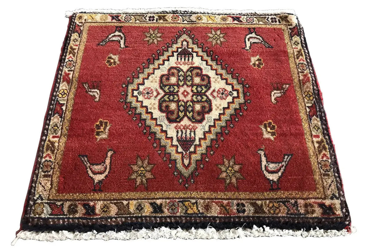Poschti Qashqai rug 52x49 cm, red woven pattern with decorative border and fringe